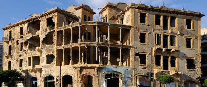 Facade of the Barakat building before renovation, Beirut © Elie plus, via Wikimedia Commons 